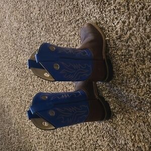 Boys boots